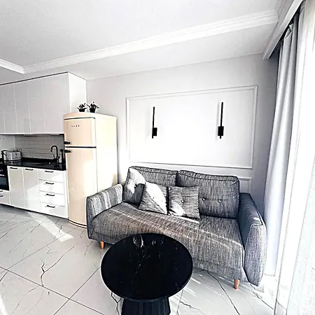 Sun Island Apartment *